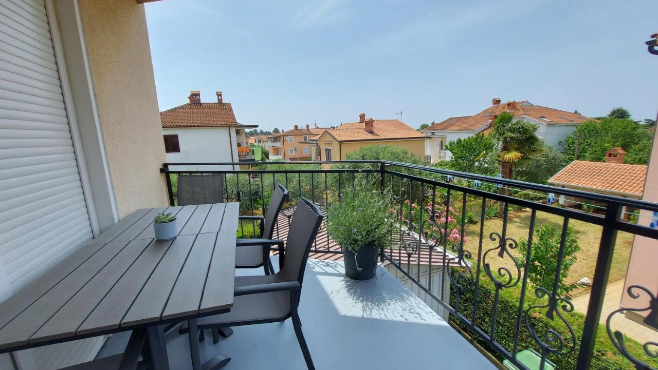 Apartments Kivi Novigrad Istria Eksteriør bilde