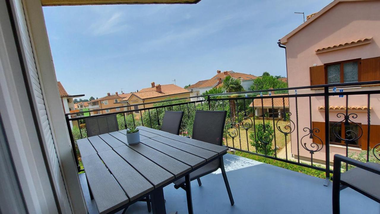 Apartments Kivi Novigrad Istria Eksteriør bilde